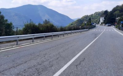 Installazione di nuovi guard rail su Via Valsabbia