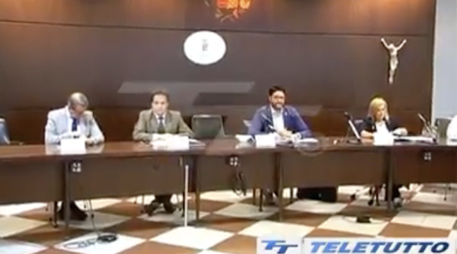 Presentazione maxi-pacchetto da 3 milioni