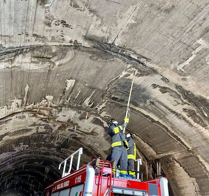Intervento Vigili fuoco Lumezzane in galleria