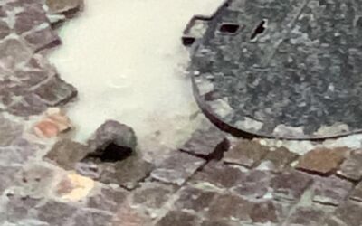 Lavori urgenti per i sanpietrini di Via Roma