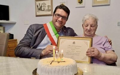 Auguri alla signora Domenica per i suoi 100 anni