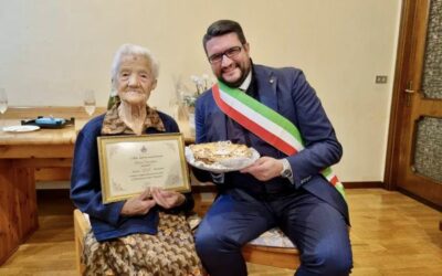 Auguri alla signora Rosi del mulì per i suoi 103 anni