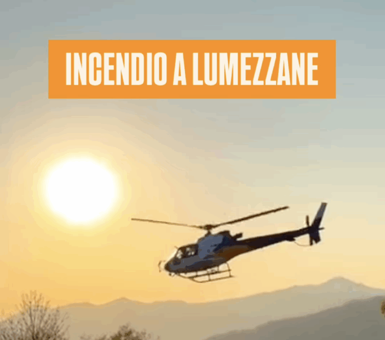 Elicottero spicca il volo dalla piazzola di San Bernardo per spegnere l’incendio a Lumezzane