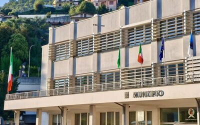Nuove bandiere per il Municipio di Lumezzane